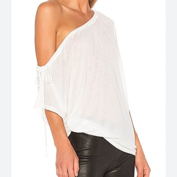 h:ours Tops - NWT. h:ours Arwen Top